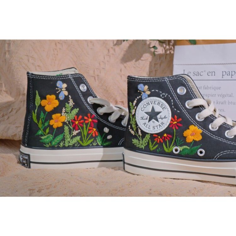 Converse Chuck Taylor 1970s Converse small flower embroidered shoes