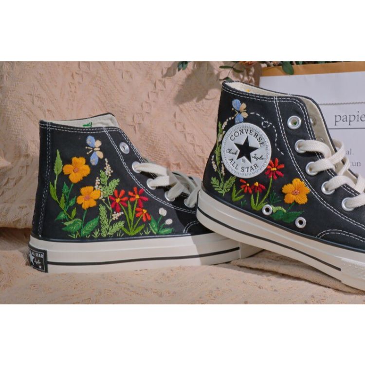 Converse Chuck Taylor 1970s Converse small flower embroidered shoes